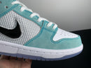 APRIL SKATEBOARDS X DUNK LOW SB 'TURBO GREEN'