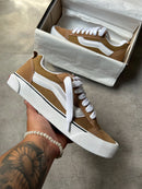 VANS KNU SKOOL