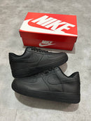 NIKE AIR FORCE F1