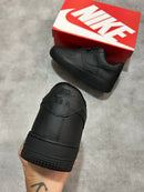 NIKE AIR FORCE F1