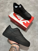 NIKE AIR FORCE F1